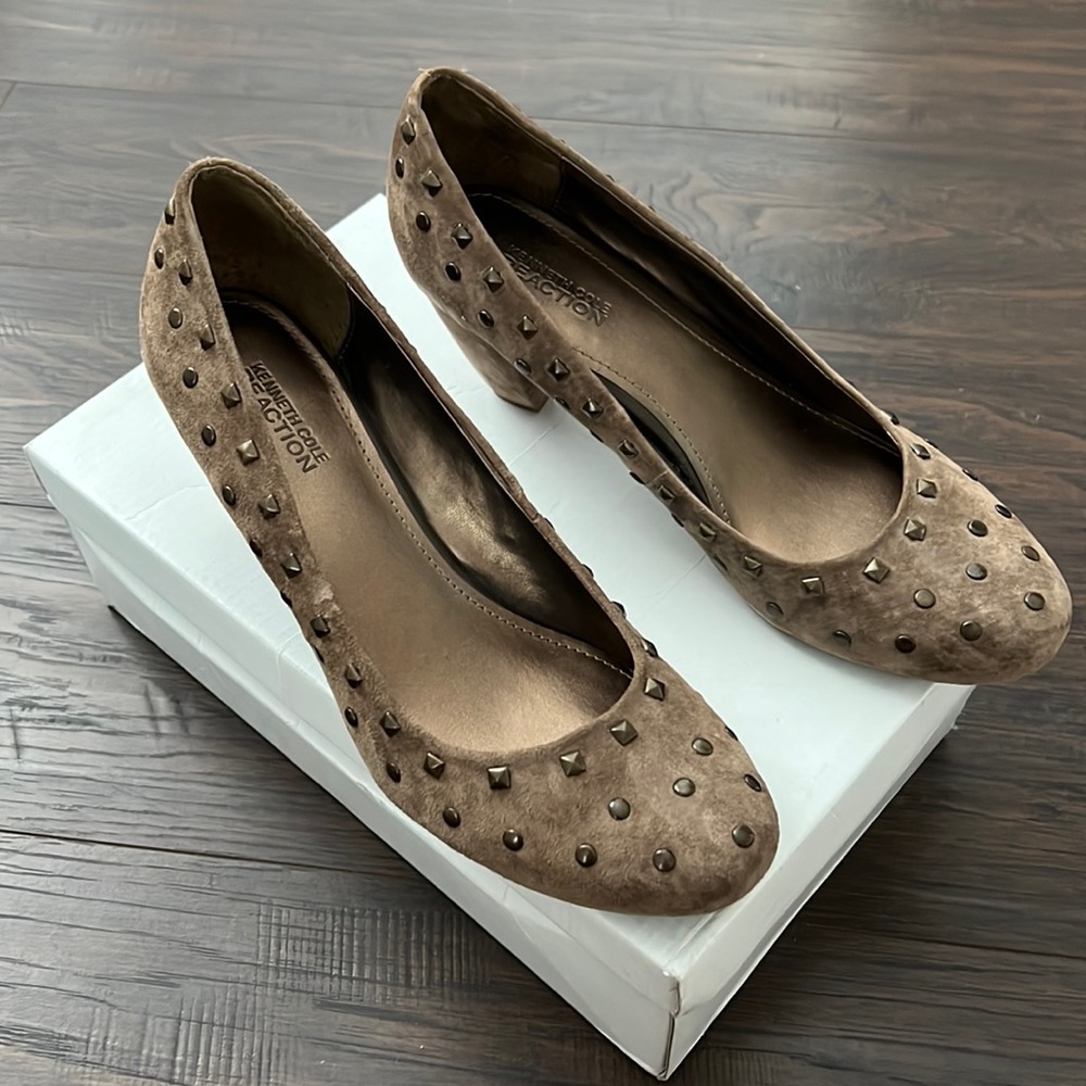 Kenneth Cole suede wedges with grommet detail